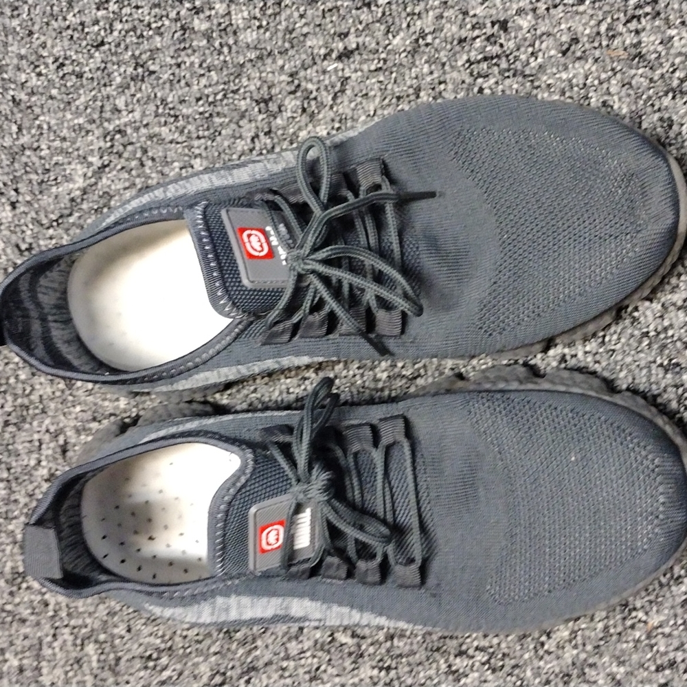 Ecko running shoe